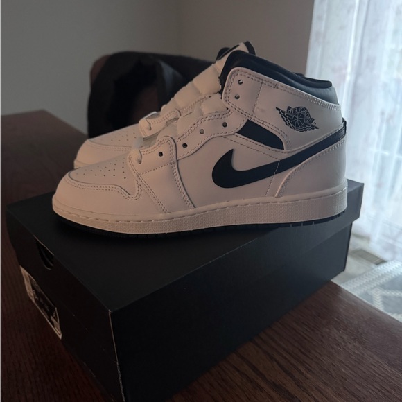 Jordan Other - Jordan 1 Mid Reverse Panda
